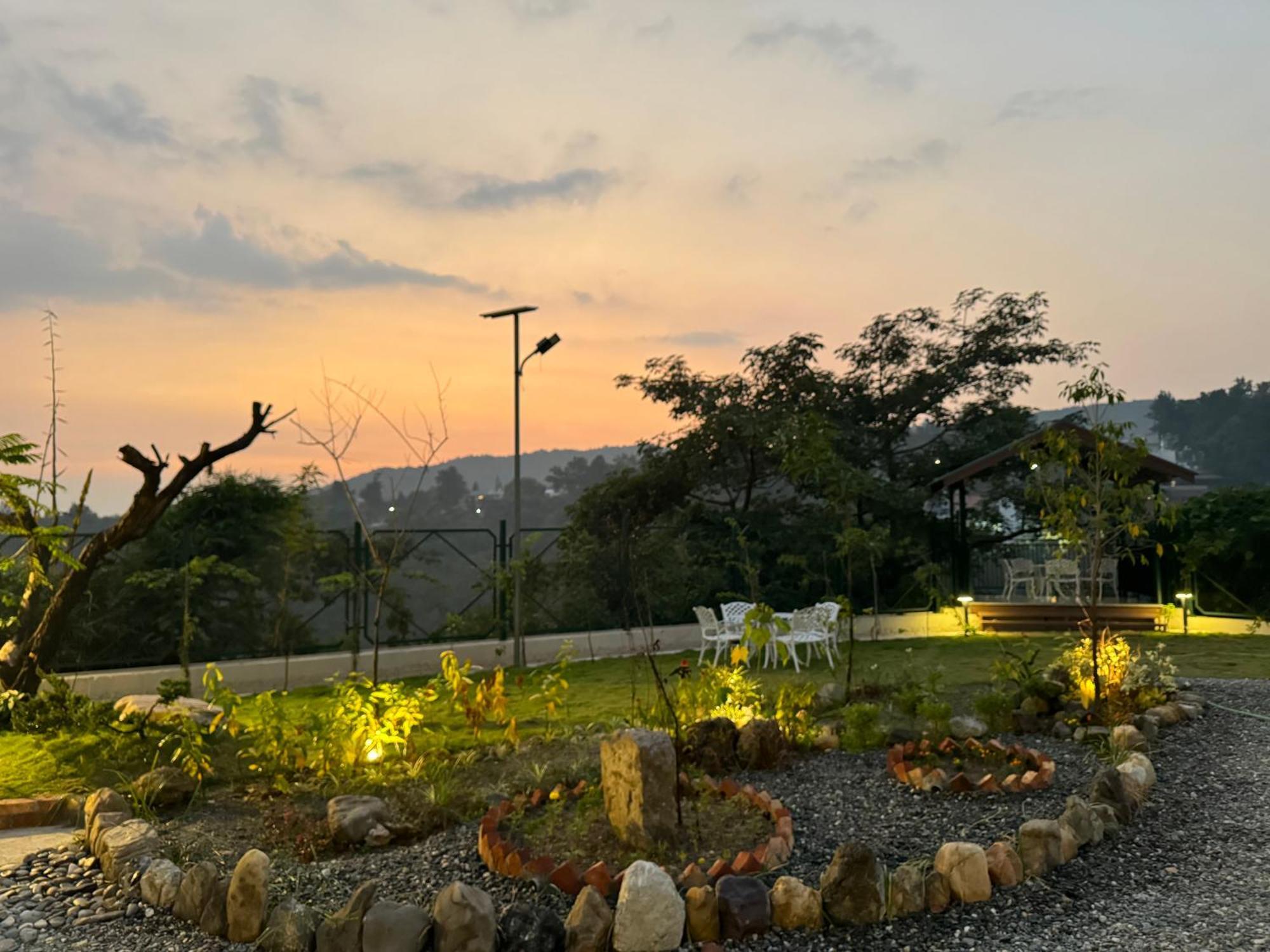 Cliff House, 3Br Lux Farmhouse 2Km To Rajpur Road Dehradun Exteriör bild